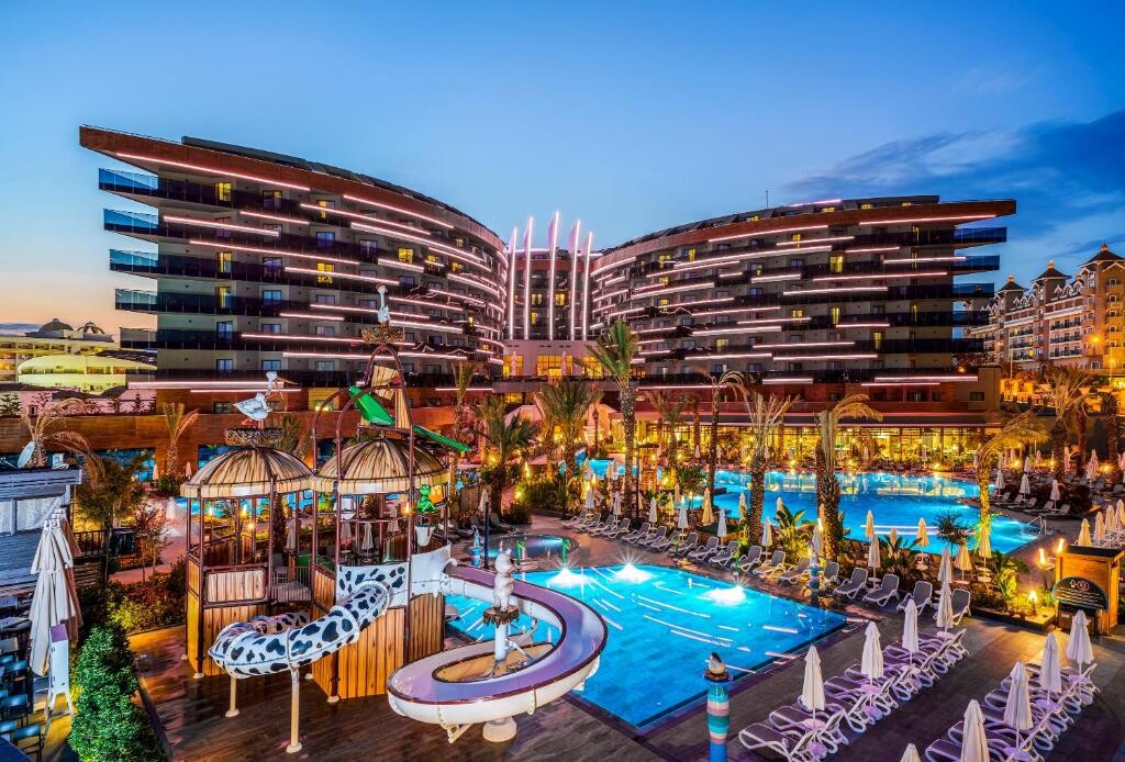 Kirman Calyptus Resort & Spa