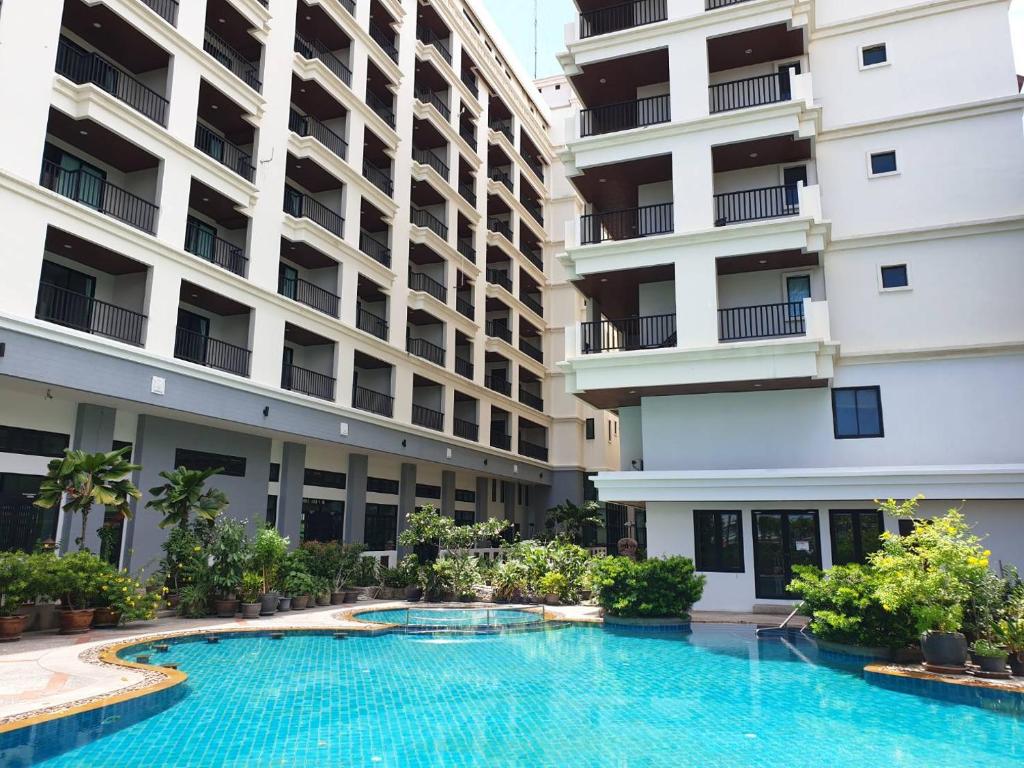 Mike Garden hotel