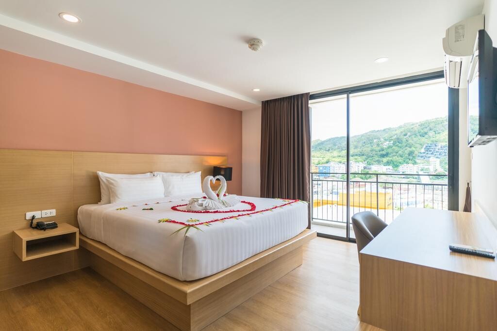 New Square Patong Hotel