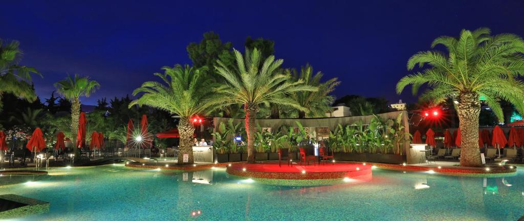 Very Chic Hotel